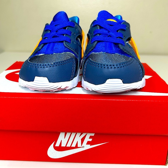 Toddler Nike Huarachi Shoes - Picture 2 of 5